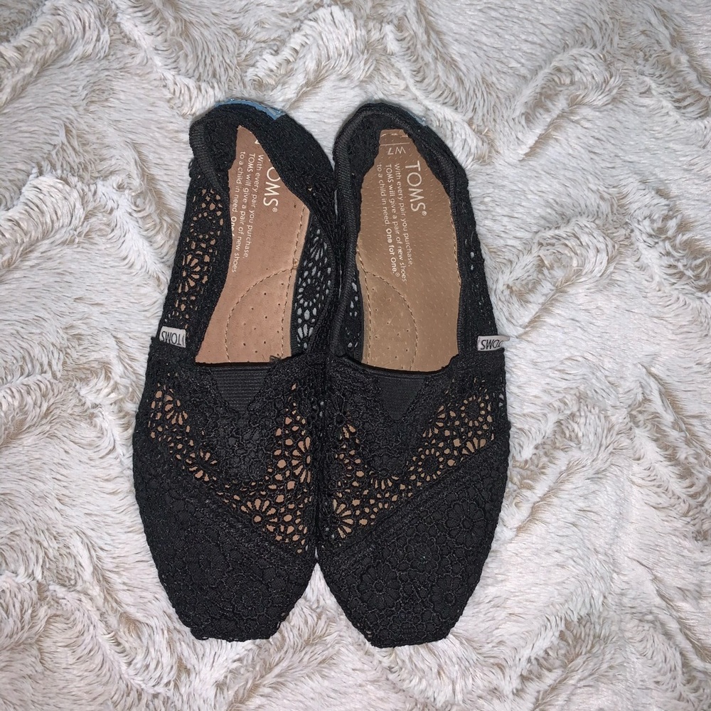 Black Lace TOMS